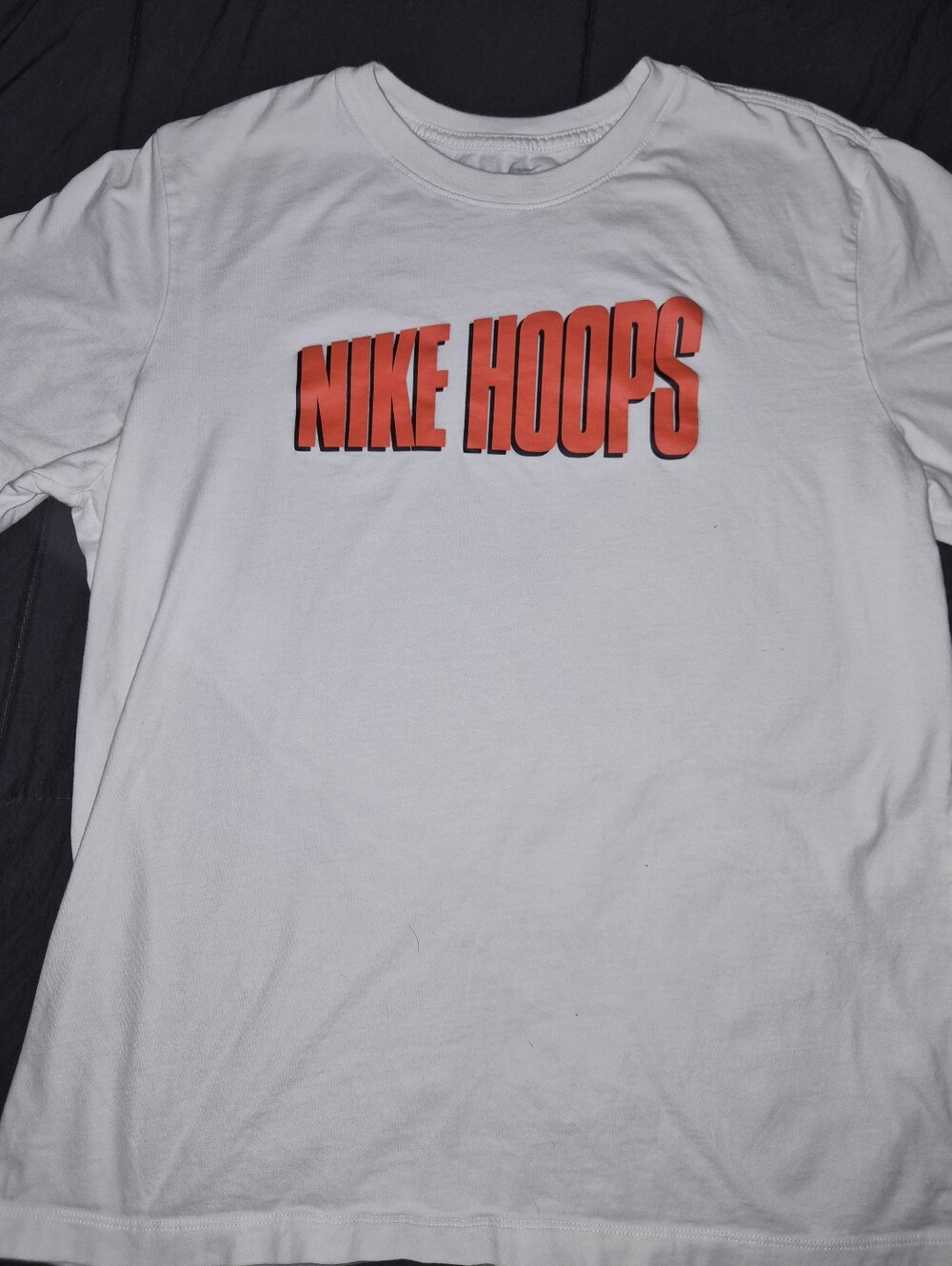 Nike Boys White T-Shirt with Orange "NIKE HOOPS" Graphic. Boys Large